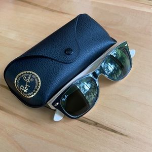 GORGEOUS Black and Cream Ray Ban “New Wayfarers”
